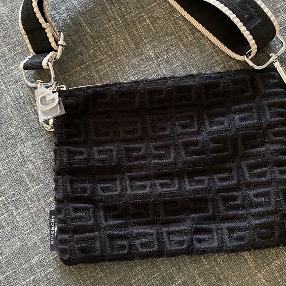 Givenchy Soft Black Pouch - Picture 3 of 13